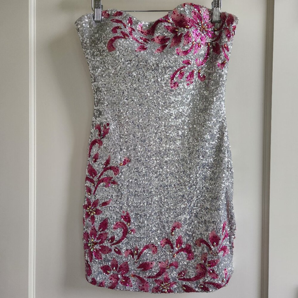 La Femme Strapless Sequin Prom Dress Silver Pink Floral Size 6 Cocktail Prom